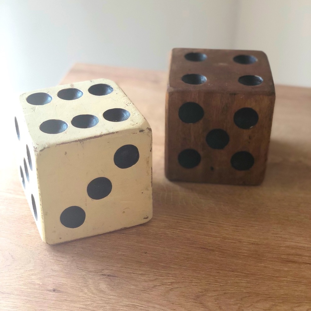 OVERSIZED DICE SET
